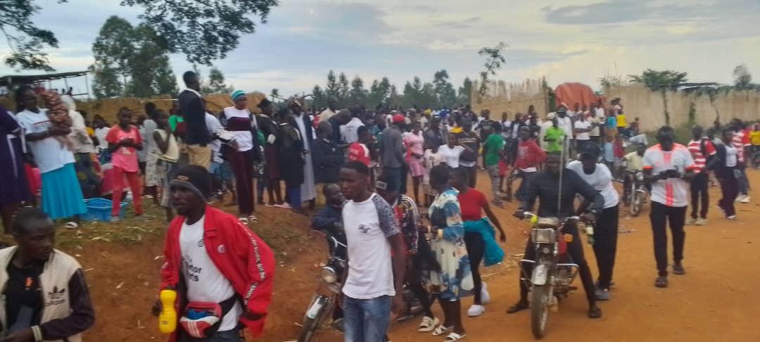 Fans living chana stadium