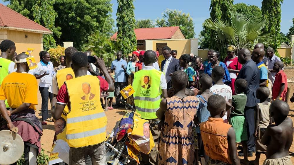 Berocan Epiphany interacts with his supporters