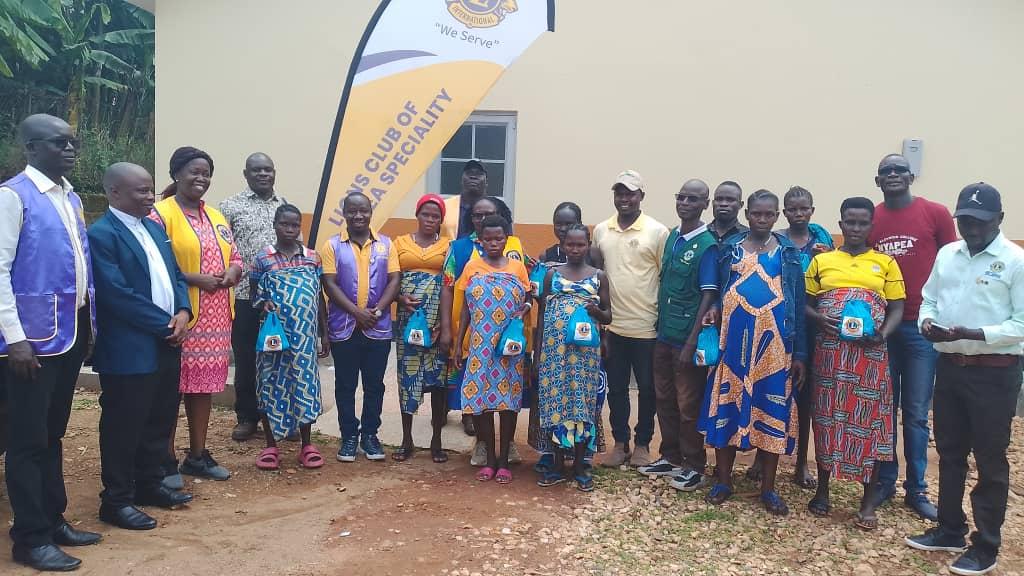 On August 17, 2025, under District Governor Naturinda’s leadership, the Nyapea Lions Club, with over 25 volunteers, distributed essential goods, including sugar, tea leaves, and salt, to approximately 50 new and expectant mothers at Holy Family Hospital Nyapea.