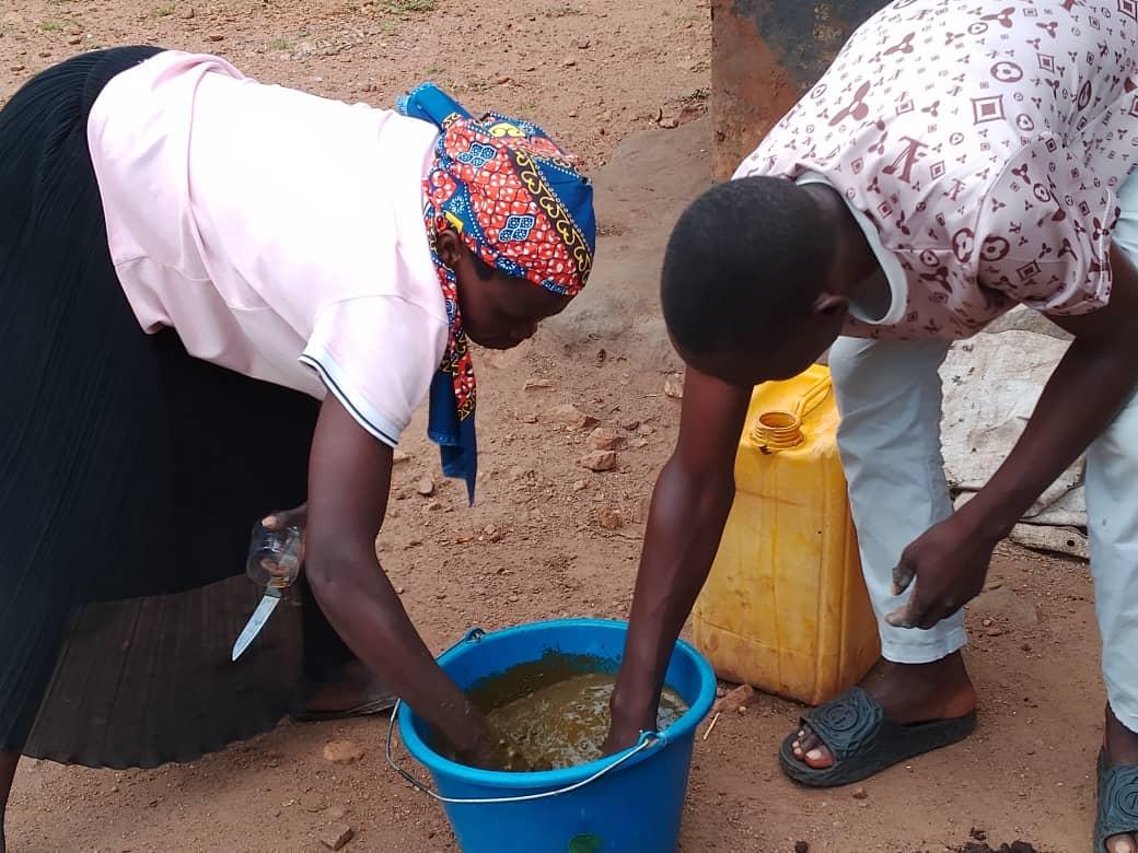The mixing of Bio liquid fertilizer