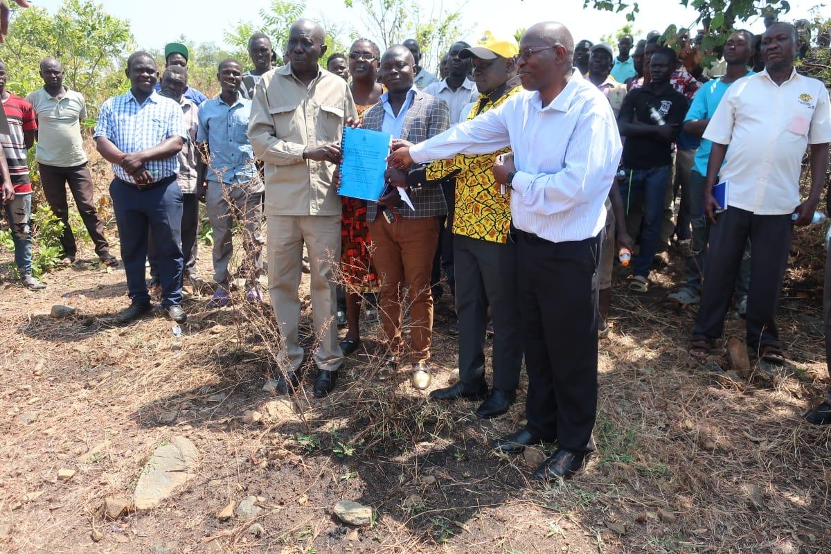Nebbi district leadrs handing over water dam sites at Lee Village to tocontractor PEGOSA Engineering work this week. Photo buy Alex Pithua