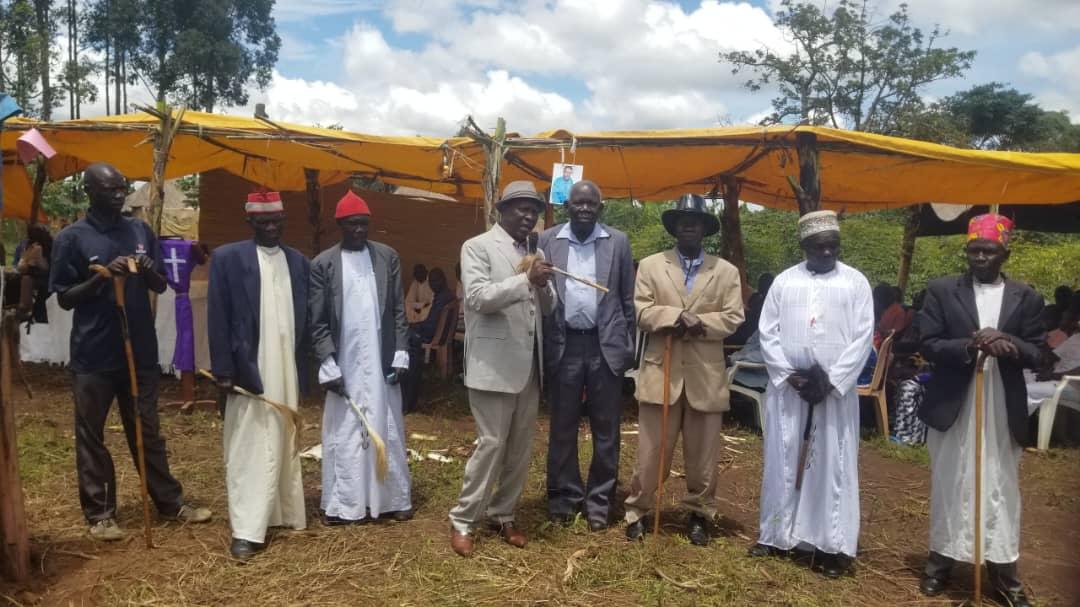 The PM (Jadipu) Prince Lawrence Opar Angala introducing Rwodhi/Jegias who attended the burial of the former Jago of Kaal Okayu the late Stanley Uyerggiw Ukal on Wednesday 1st April 2026 in Zombo Town Council where he represented Ker Alur as the Chief Mourner.
