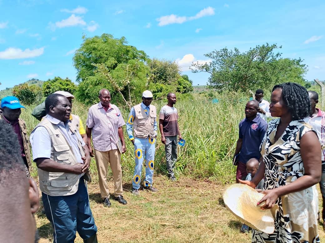 Managing Director of Polla Mixed Farm Grace Kermundu Awac (right) , welcomed the elders delegation led by Chairperson Kura Vasco (left) at Polla Mixed Farm Limited.