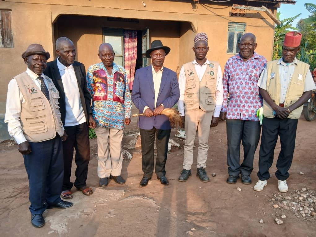 Members of the Kaal Omua Jupa Kago delegation ( Right Mzee Kidikpa Alisanzuru Alworunga- Chairman, Centre Crown Prince Awacango Moses and Left Zunguru Gilbert- Jadipu) who delivered the royal message to Kaal Atyak Winam at Kingston Guest House.