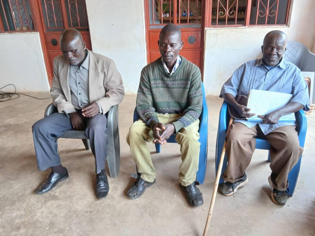 Members of the Kaal Omua Jupa Kago delegation ( Right Mzee Kidikpa Alisanzuru Alworunga- Chairman, Centre Crown Prince Awacango Moses and Left Zunguru Gilbert- Jadipu) who delivered the royal message to Kaal Atyak Winam at Kingston Guest House.
