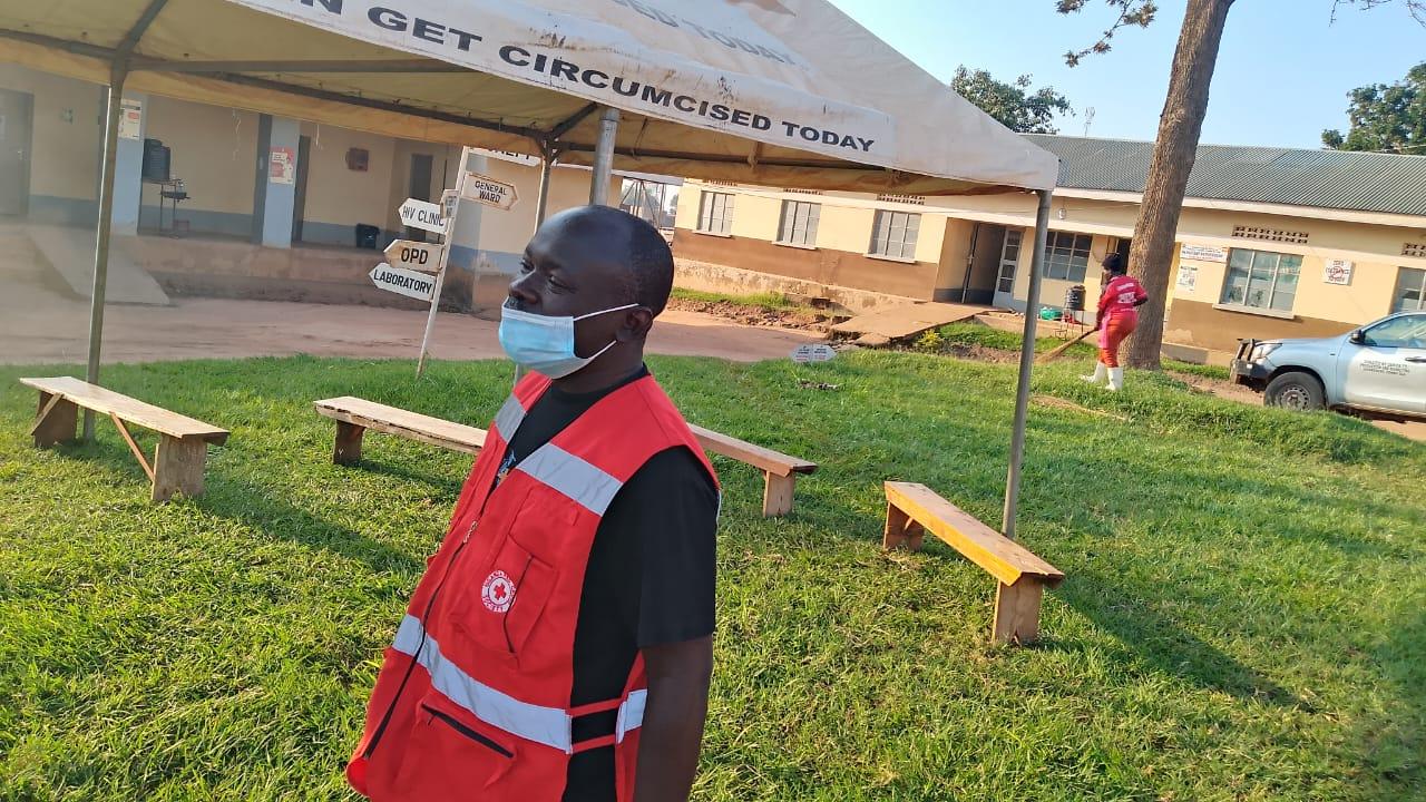Chief Francis Omwon Denis, Ringu Lango II of Kal Awora Chiefdom, Chief Executive Officer of the Alur Cultural Festival and representative of volunteers from the Red Cross, commended the Government of Uganda for cascading the National Cleaning Day initiative.