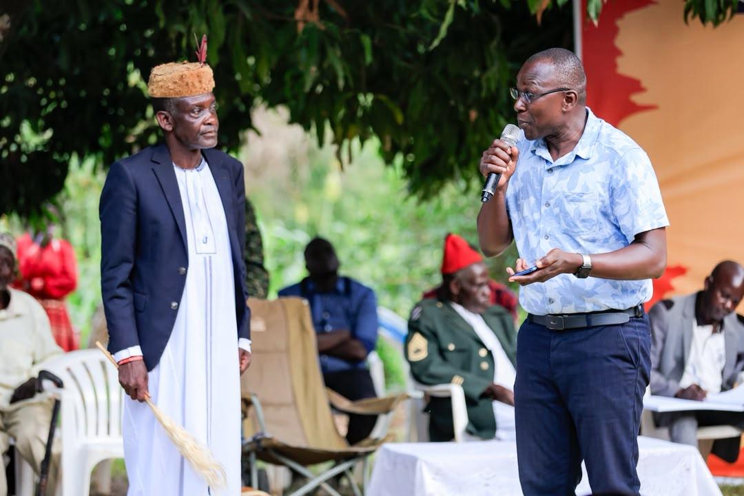Prince Vincent Orach Ocaya, Deputy Prime Minister and executive Director Alur Kingdom ( Right) and Chief of Pawong ( left)
